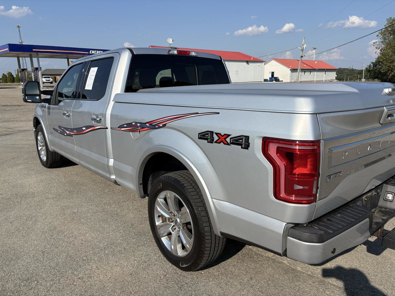 Used 2015 Ford F150 Platinum w/ Equipment Group 701A Luxury AWD/4WD image 5