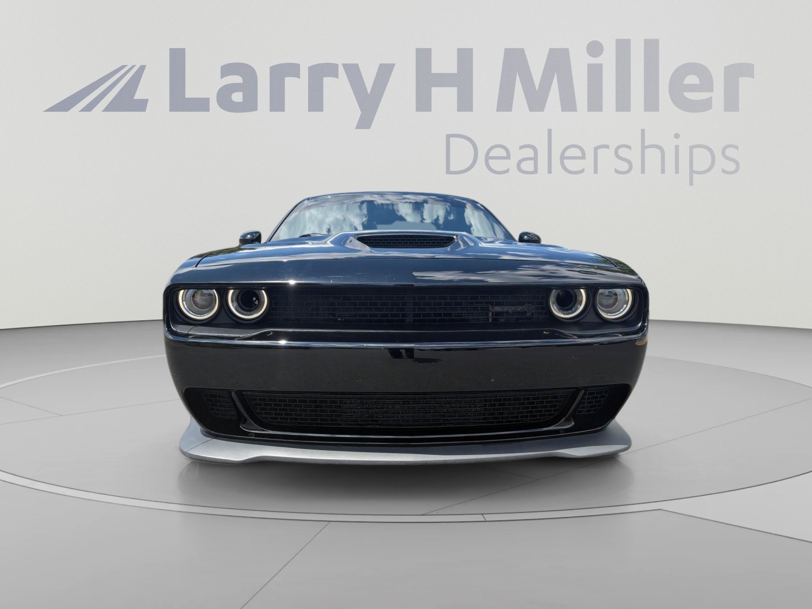 Used 2016 Dodge Challenger SRT Hellcat RWD image 8