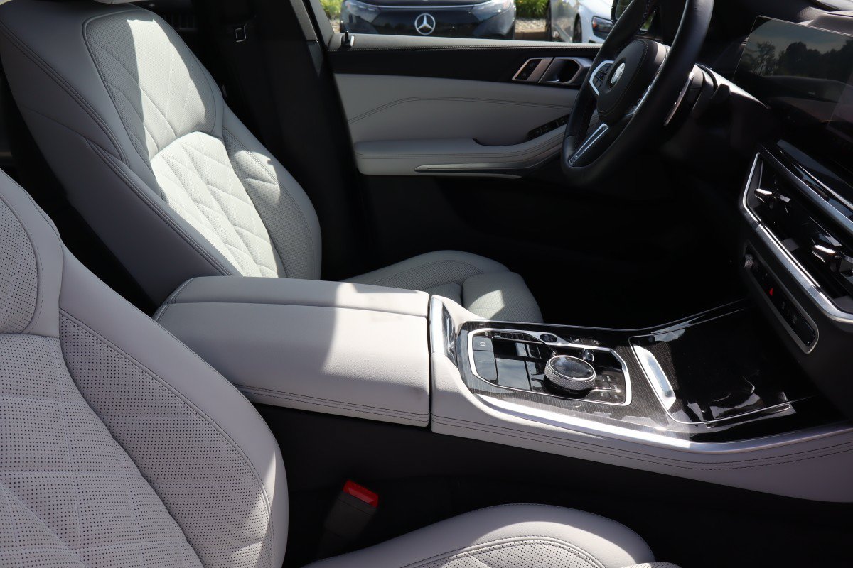 Used 2026 BMW X5 M60i AWD/4WD image 14