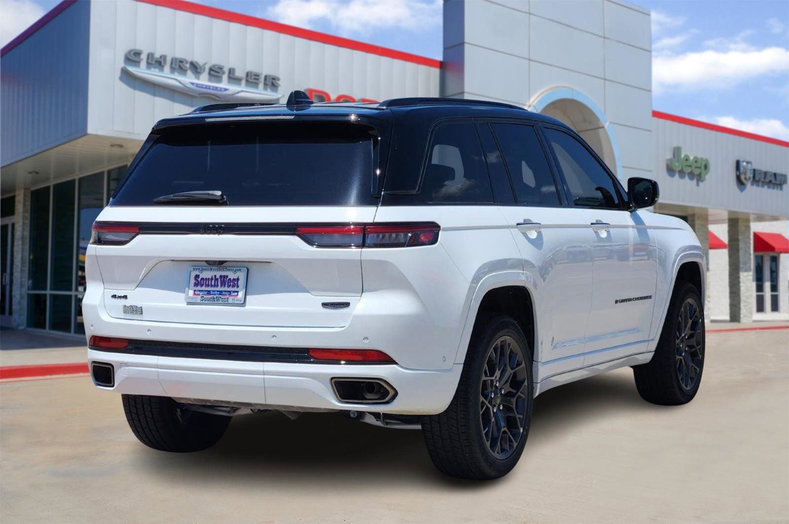 New 2025 Jeep Grand Cherokee Summit w/ High Altitude Package image 5