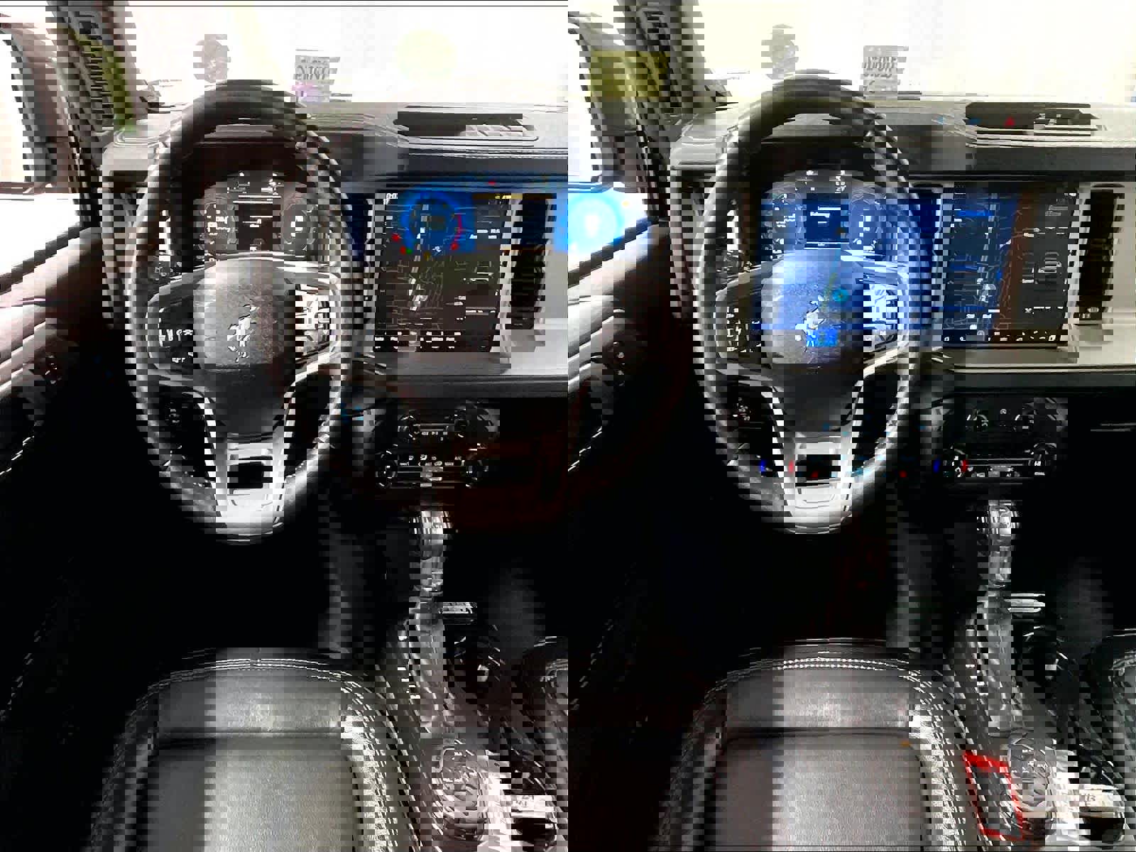 Used 2025 Ford Bronco Outer Banks image 17