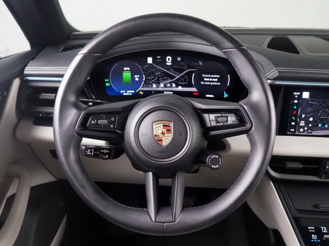 Used 2024 Porsche Macan 4 Electric image 18