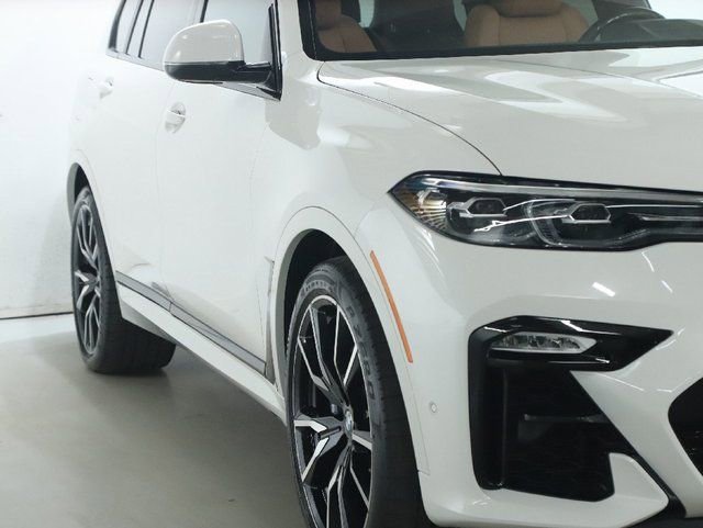 Certified 2022 BMW X7 xDrive40i w/ M Sport Package AWD/4WD image 10