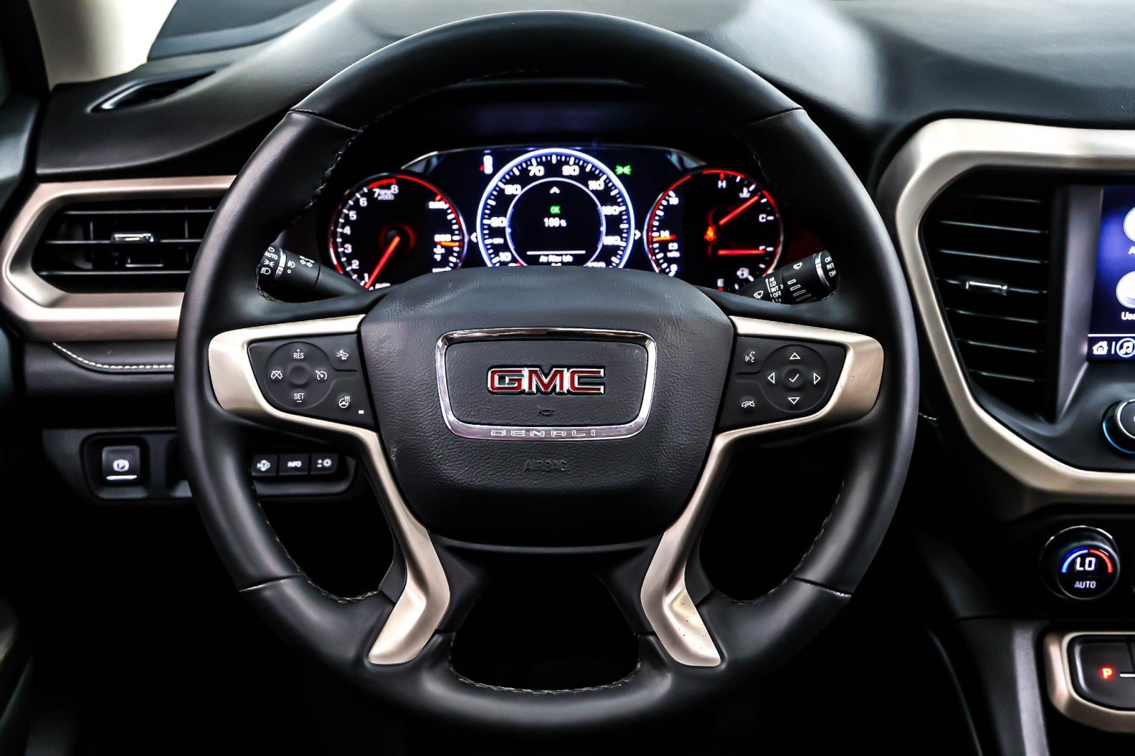 Used 2023 GMC Acadia Denali w/ Black Diamond Edition image 18