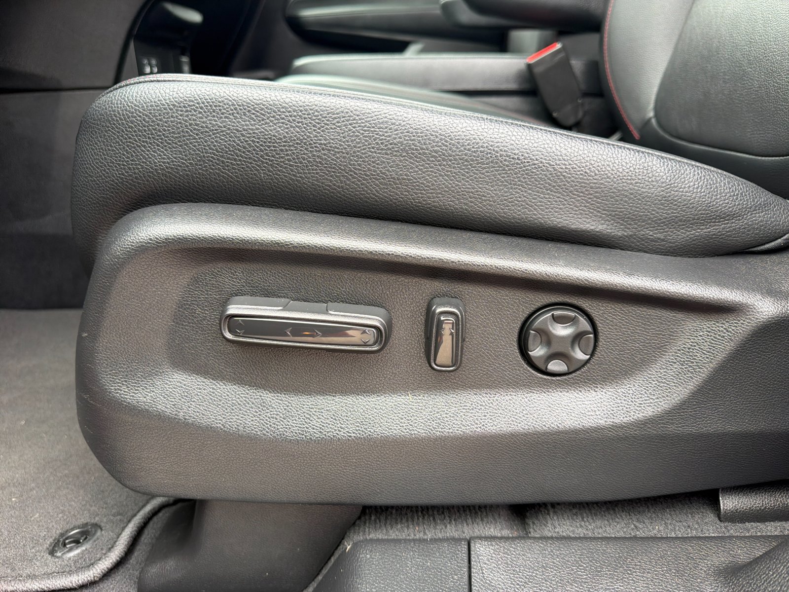 Used 2025 Honda Odyssey Sport-L image 12