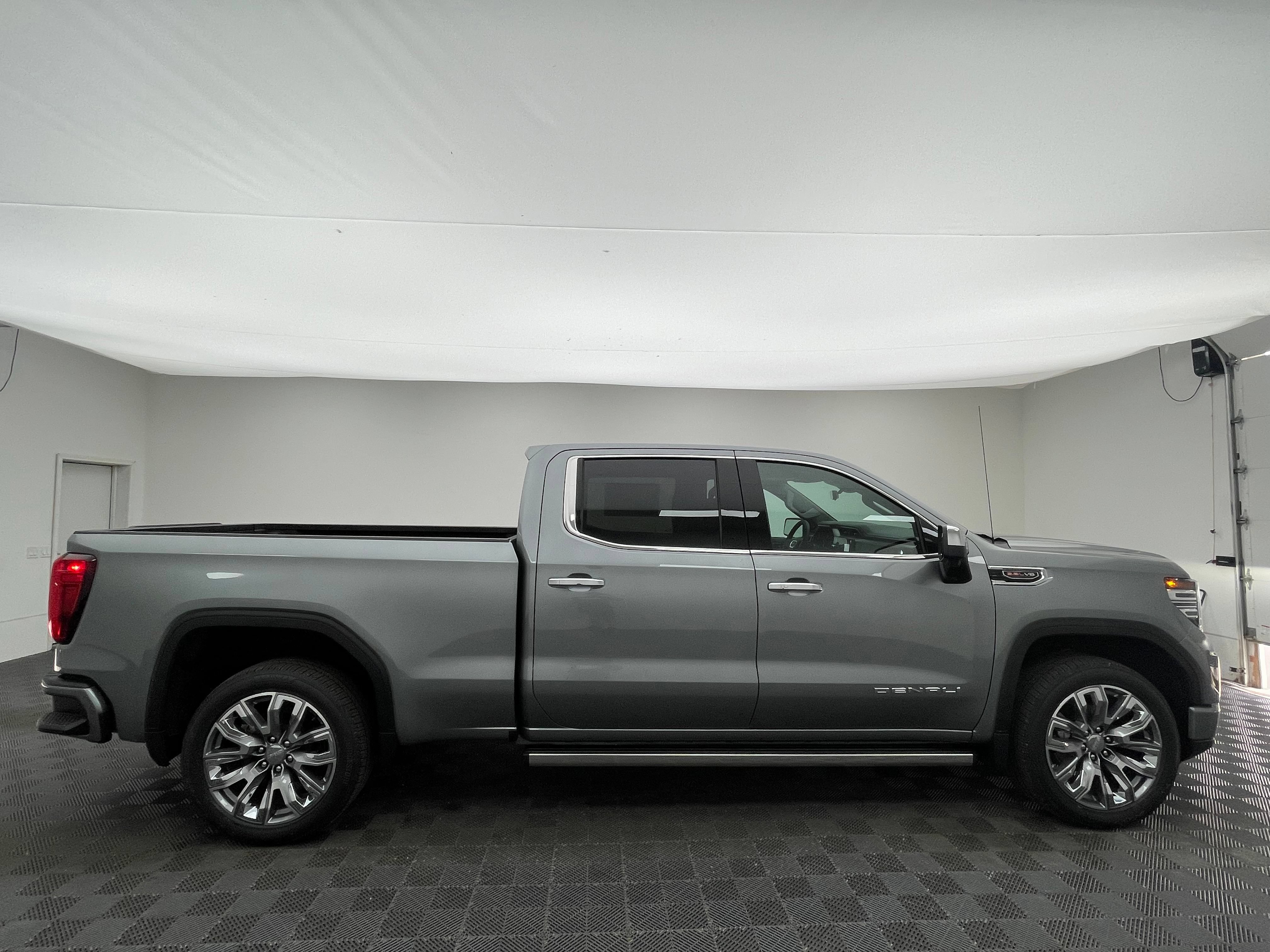 New 2026 GMC Sierra 1500 Denali w/ Denali Reserve Package AWD/4WD image 9
