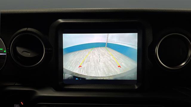 Used 2022 Jeep Wrangler Unlimited Sahara w/ Cold Weather Group image 13