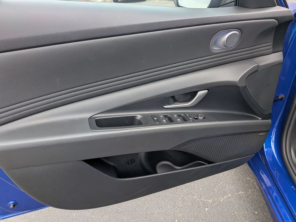 Certified 2026 Hyundai Elantra Limited FWD image 12
