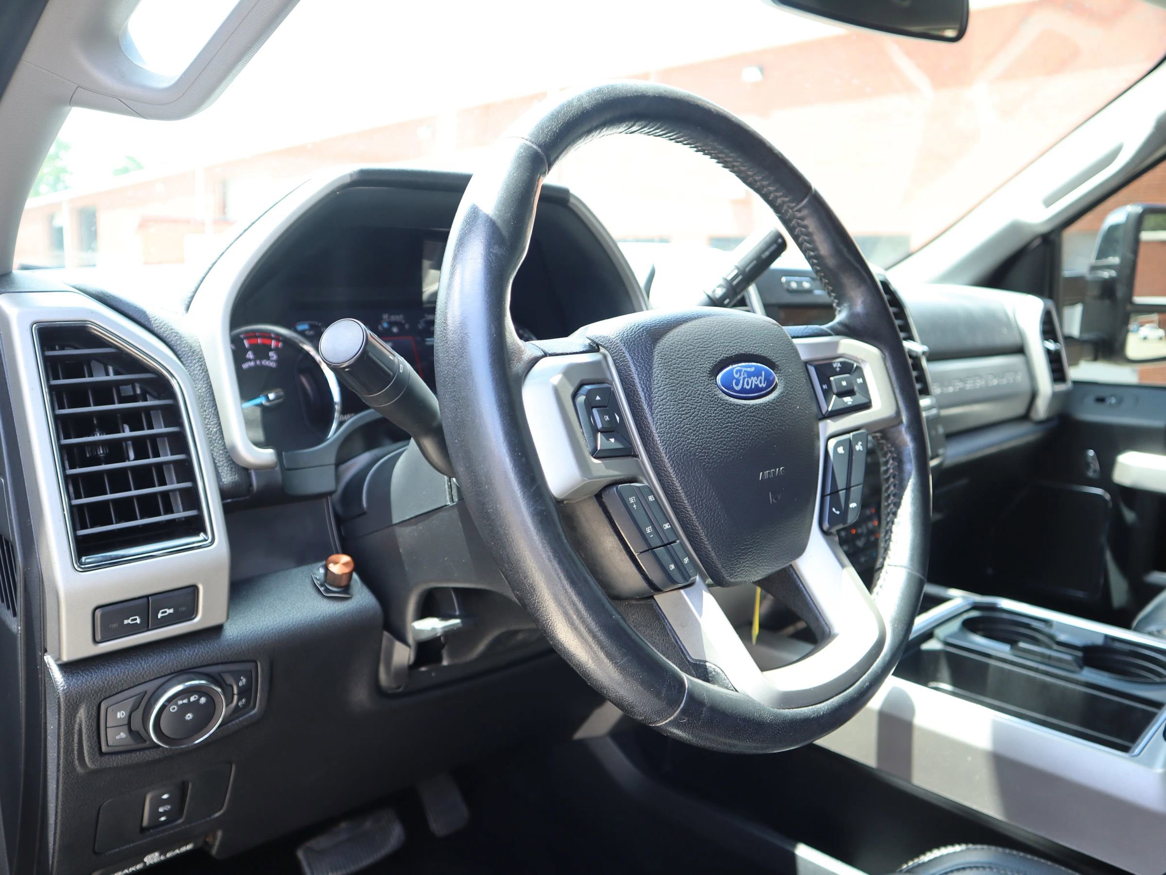 Used 2019 Ford F250 Lariat w/ Chrome Package image 14