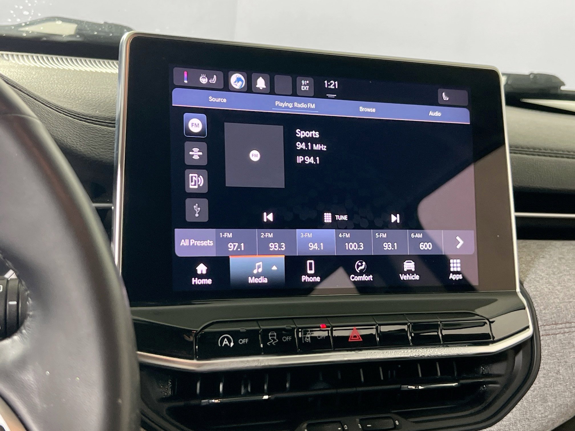 Used 2022 Jeep Compass Latitude w/ Sun and Sound Group image 14