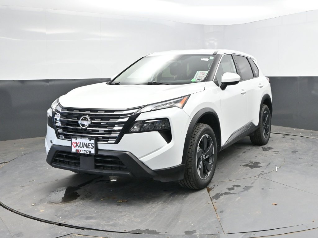 Used 2025 Nissan Rogue SV FWD image 3
