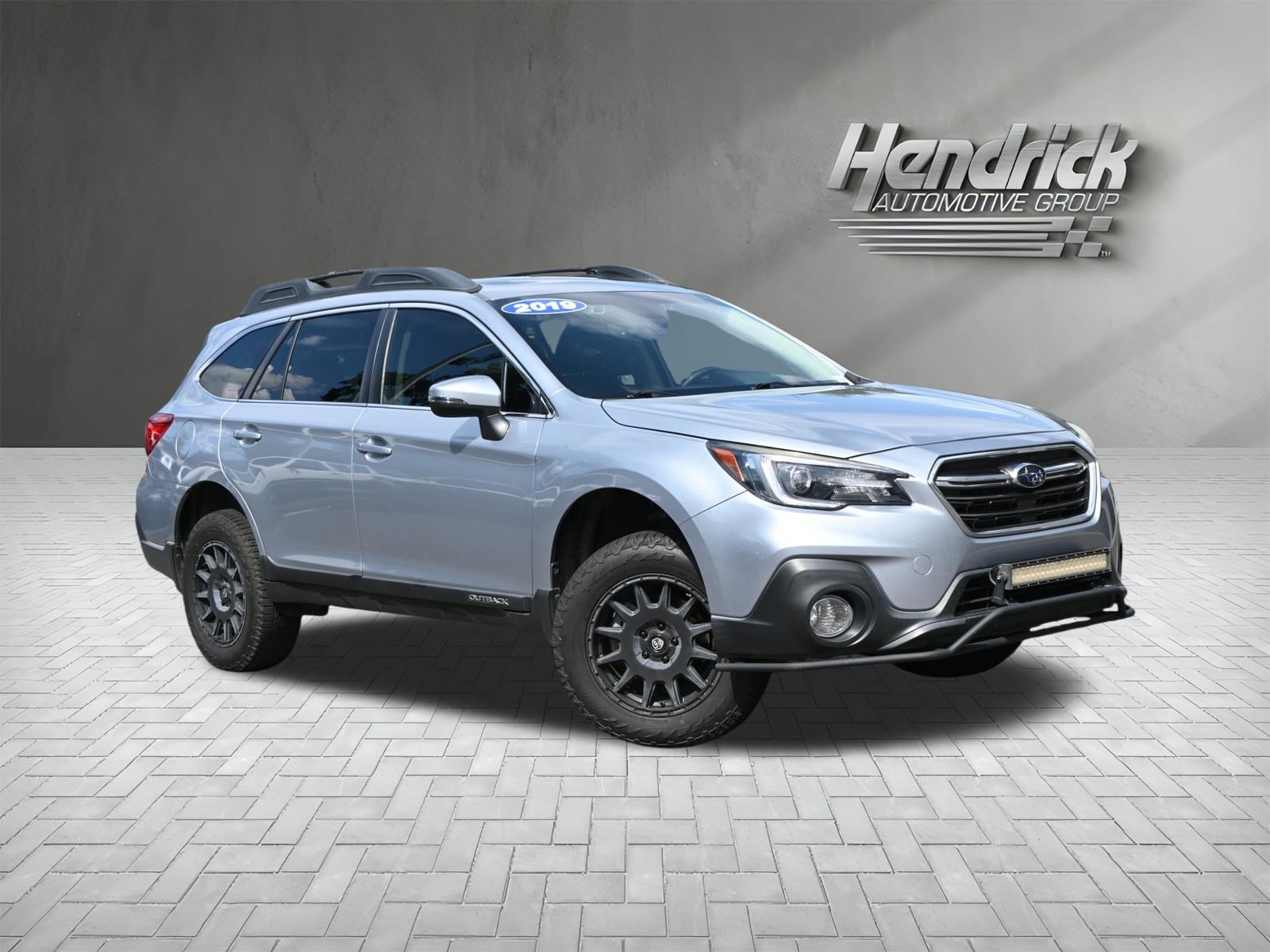 Used 2019 Subaru Outback 2.5i Limited AWD/4WD image 2