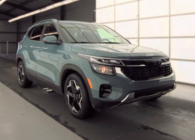 Certified 2026 Kia Seltos EX FWD image 2