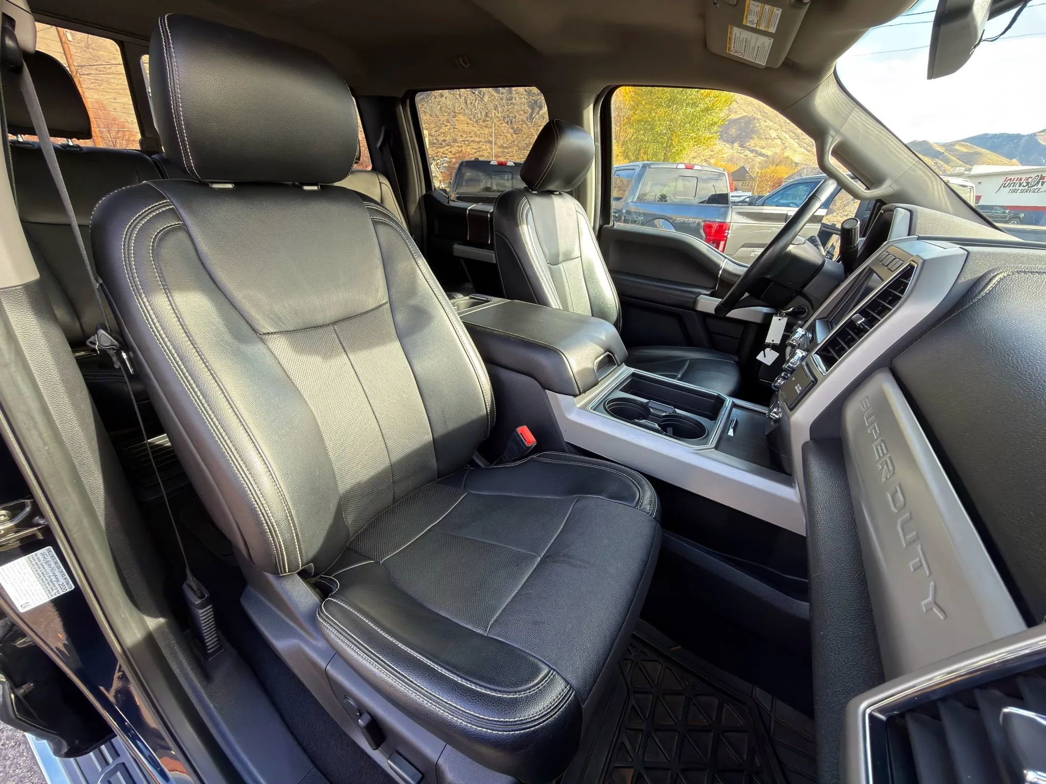Used 2021 Ford F350 Lariat w/ Lariat Value Package AWD/4WD image 6