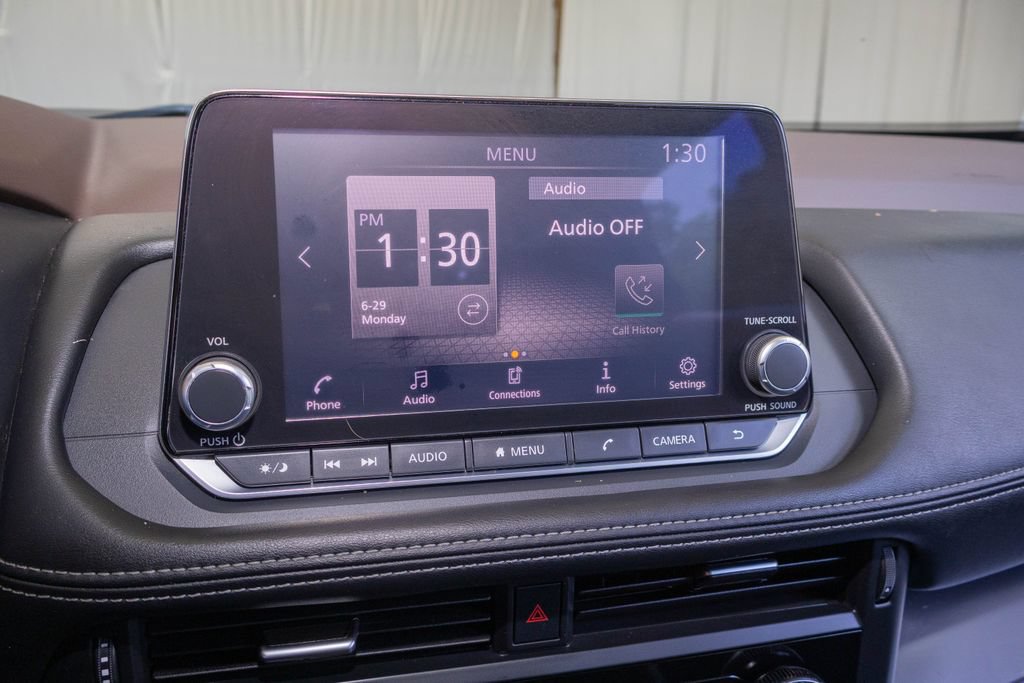 Used 2021 Nissan Rogue S AWD/4WD image 17