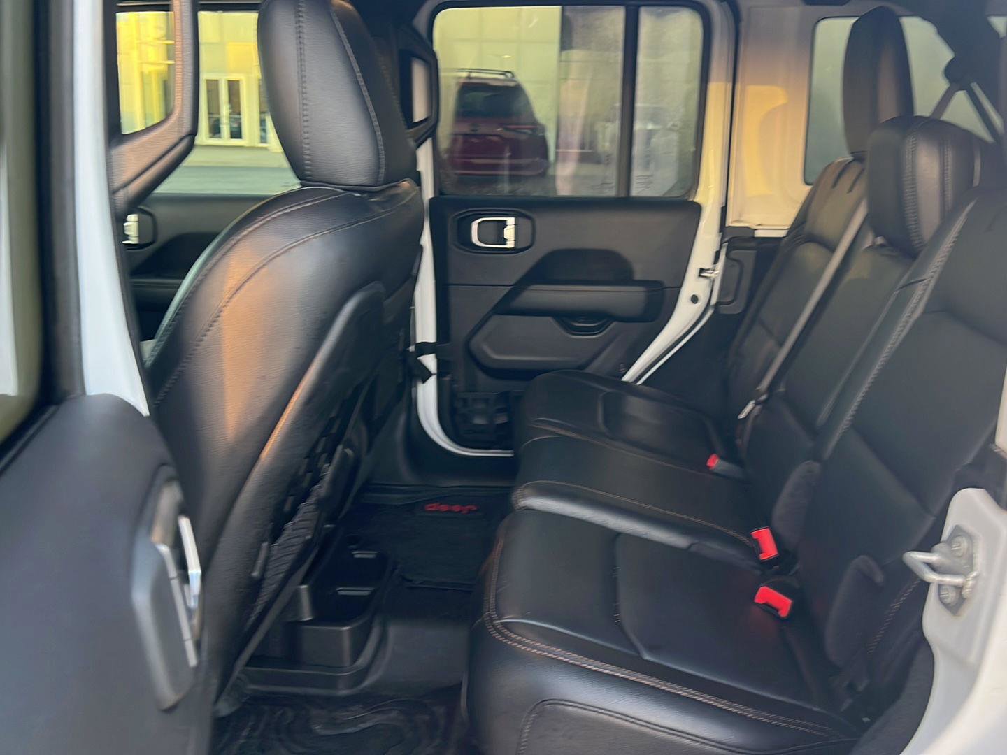 Used 2022 Jeep Wrangler Unlimited Rubicon w/ Xtreme Recon 35" Tire Package image 11