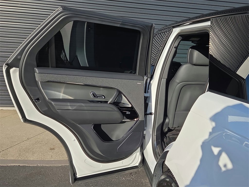 Used 2025 Land Rover Range Rover Sport Dynamic SE image 17