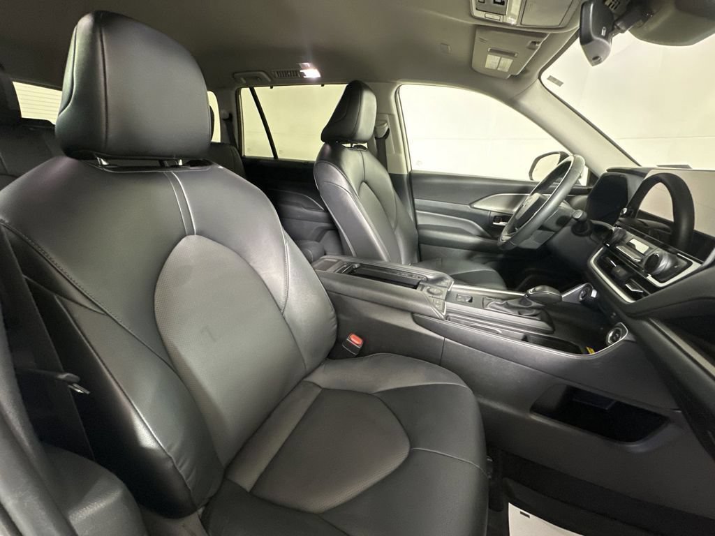 Used 2024 Toyota Grand Highlander AWD image 6