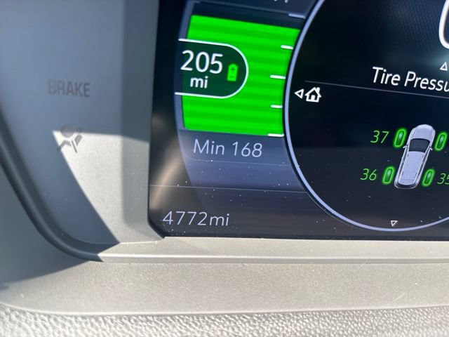 Used 2023 Chevrolet Bolt EUV LT w/ Comfort Package FWD image 39