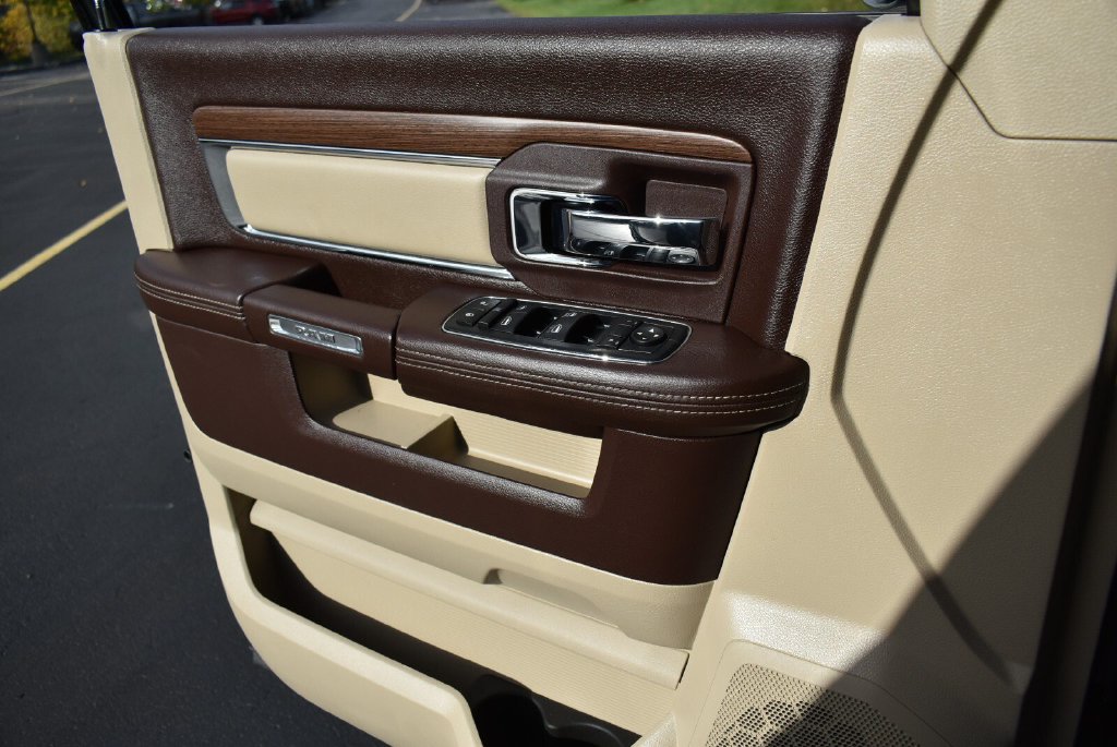 Used 2015 RAM 1500 Laramie w/ Convenience Group AWD/4WD image 29
