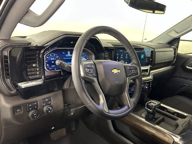 Used 2023 Chevrolet Silverado 1500 LT AWD/4WD image 13