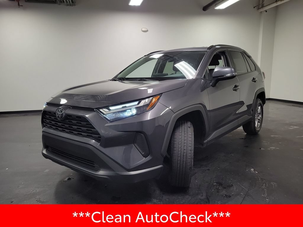 Used 2024 Toyota RAV4 XLE AWD/4WD image 4