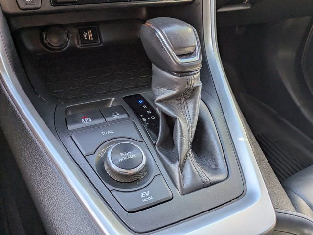 Used 2023 Toyota RAV4 XLE Premium image 21