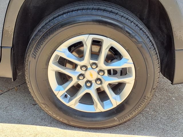 Used 2023 Chevrolet Traverse LS w/ LPO, Roadside Safety Package FWD image 20