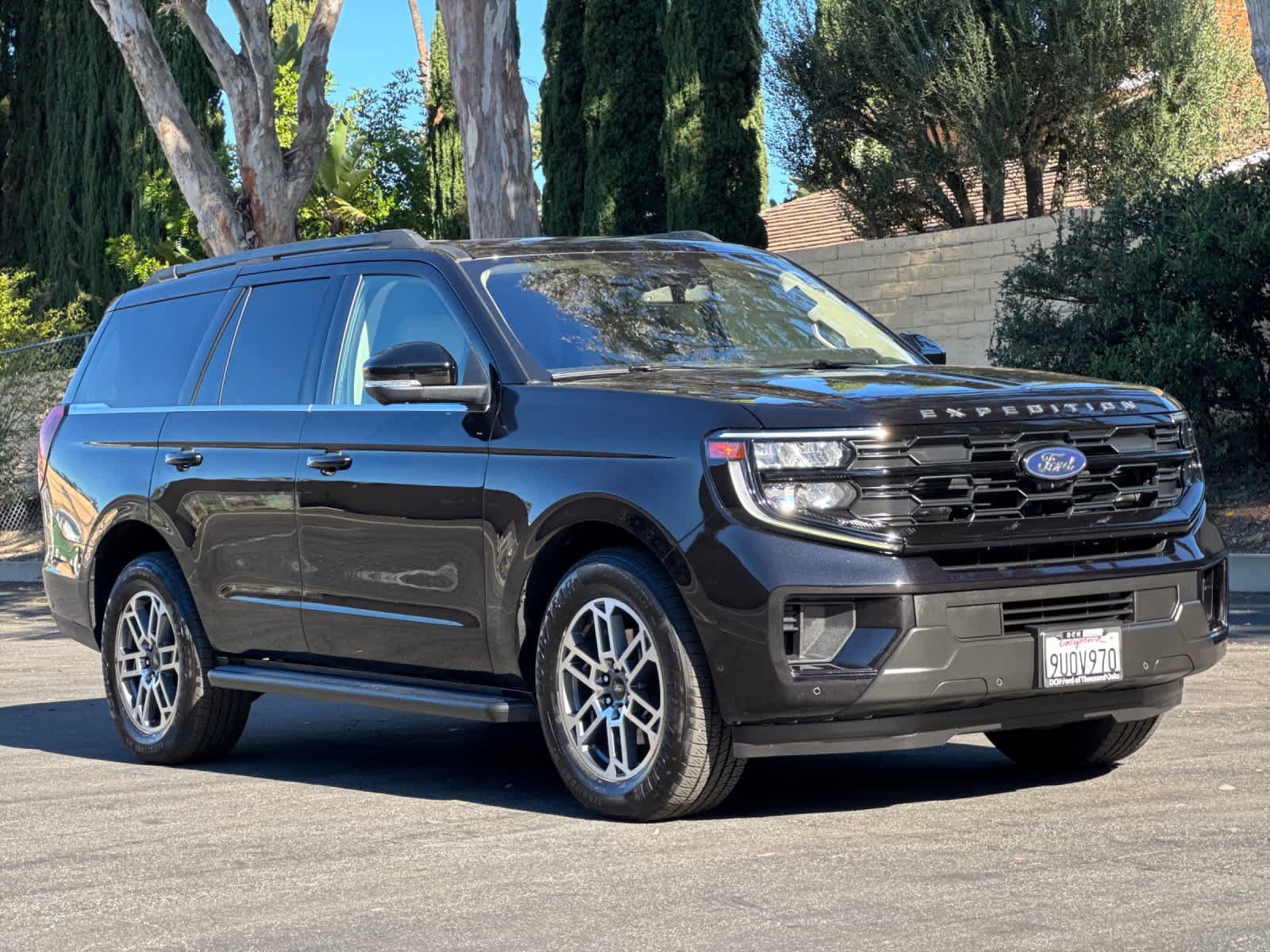 Used 2025 Ford Expedition Active RWD image 9