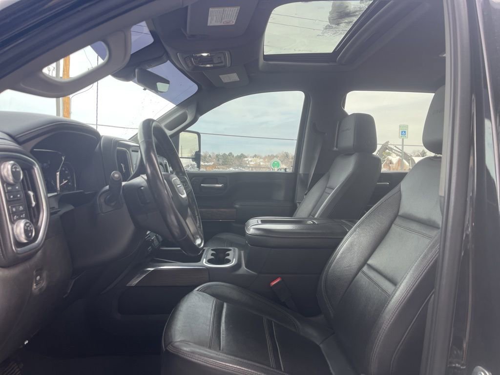 Used 2021 GMC Sierra 3500 Denali w/ Denali Black Diamond Edition image 7