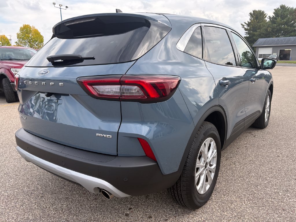Used 2023 Ford Escape Active w/ Tech Pack #2 AWD/4WD image 7