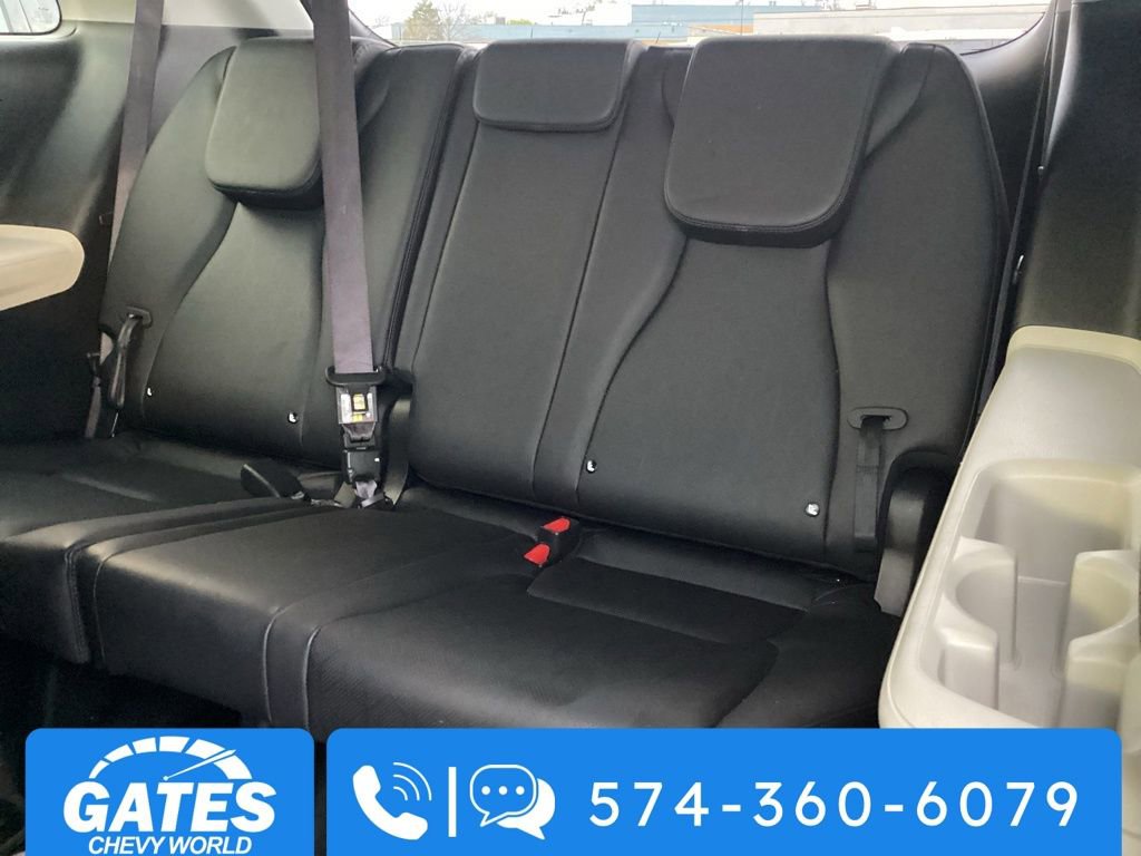 Used 2024 Kia Carnival EX image 15