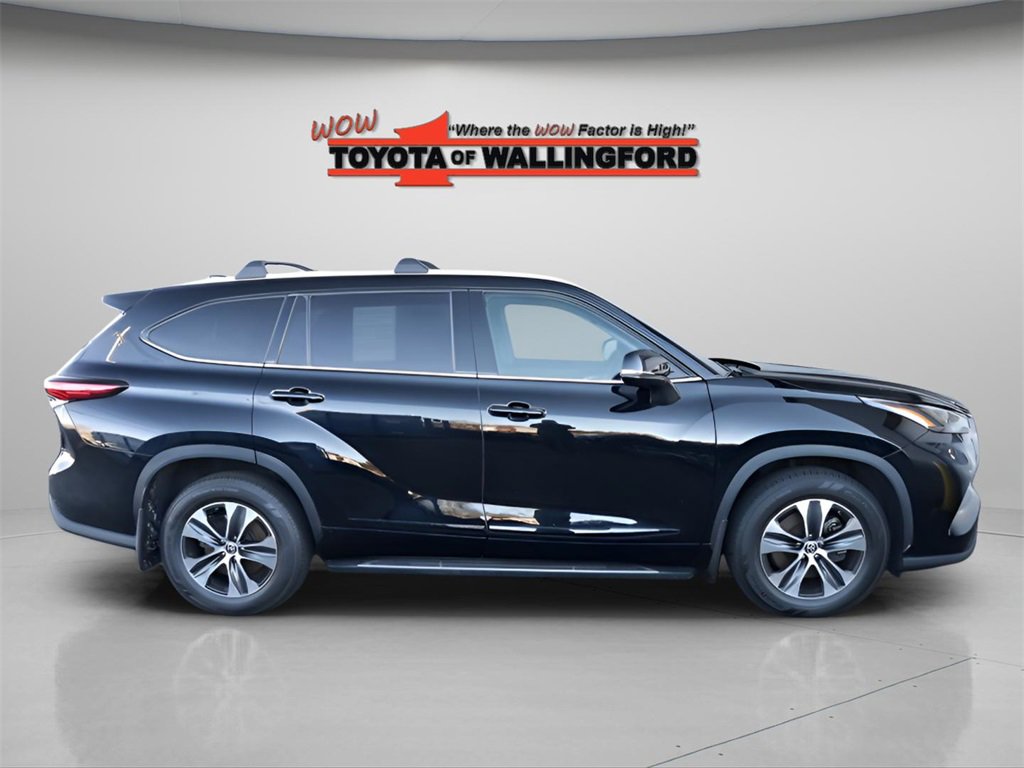 Certified 2022 Toyota Highlander XLE image 7
