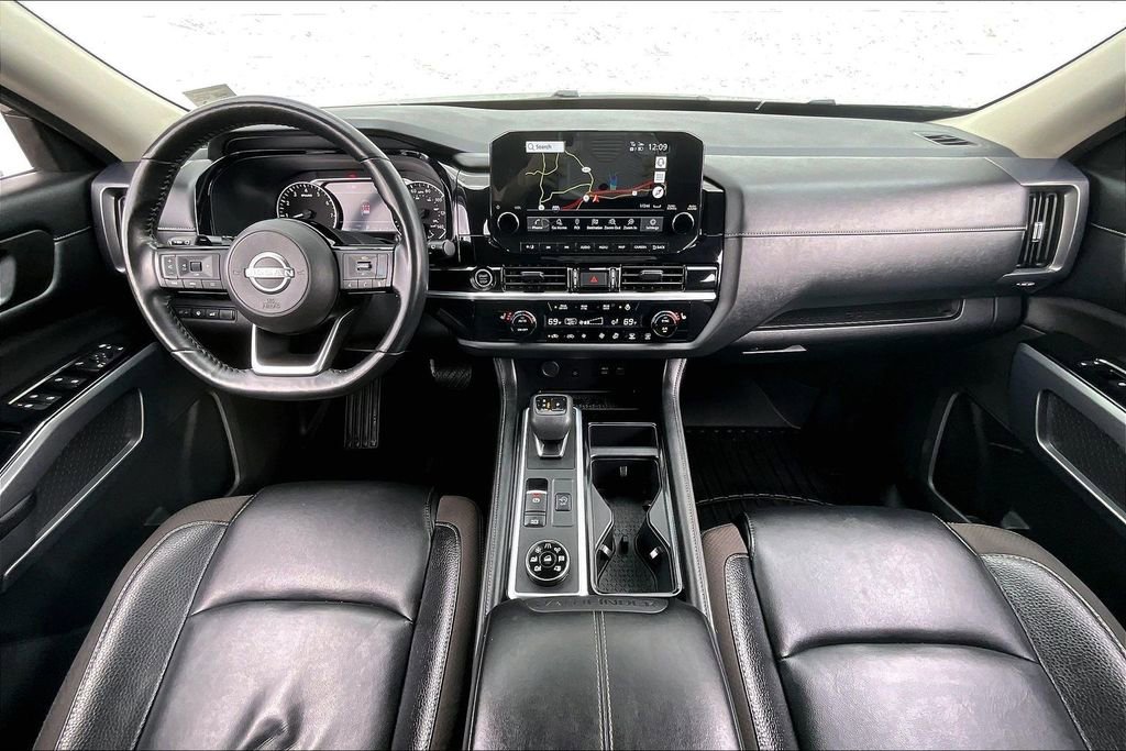 Certified 2023 Nissan Pathfinder SL image 15