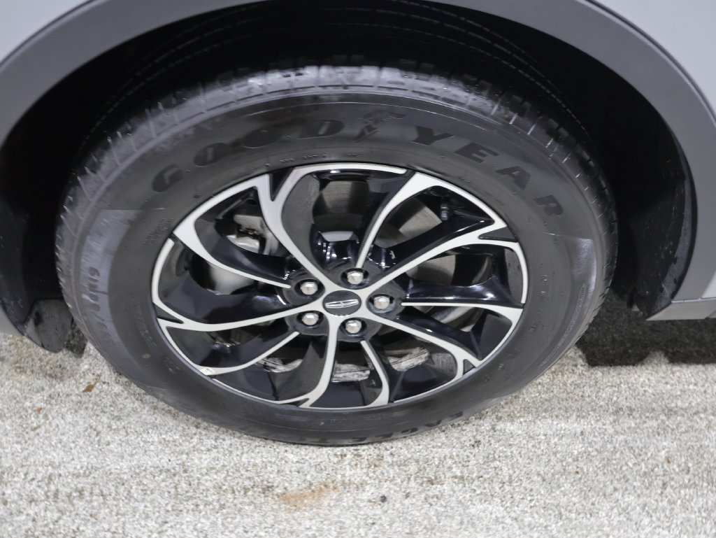 Used 2026 Lincoln Nautilus Premier AWD/4WD image 9