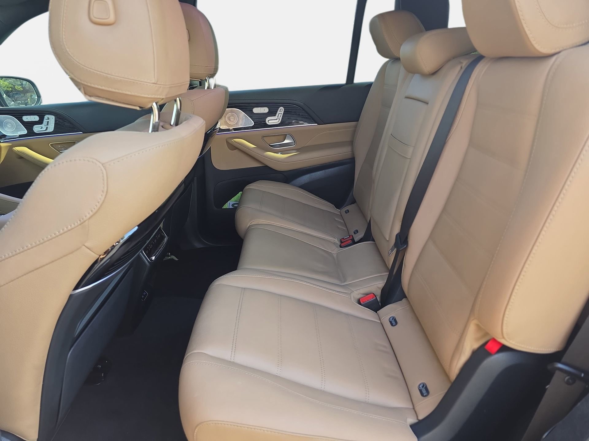 Used 2024 Mercedes-Benz GLS 580 4MATIC image 14