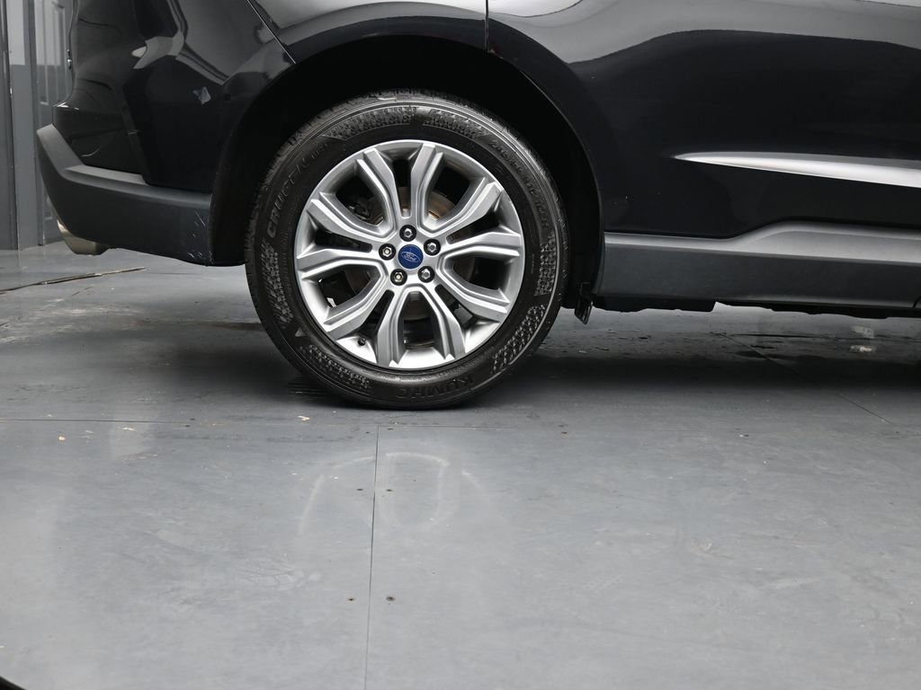 Used 2019 Ford Edge Titanium w/ Cargo Accessory Package image 10