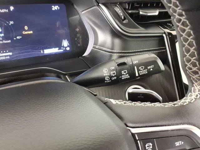 Used 2023 Jeep Grand Cherokee Laredo w/ Luxury Tech Group I image 25