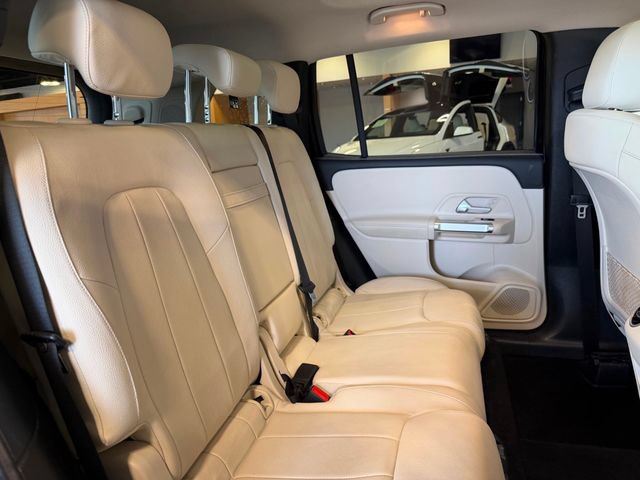 Used 2023 Mercedes-Benz GLB 250 4MATIC w/ Premium Package image 25