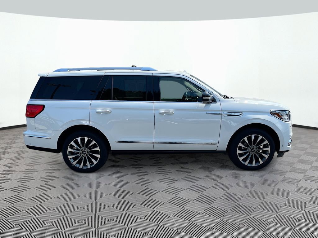 Used 2021 Lincoln Navigator Reserve w/ Luxury Package image 4