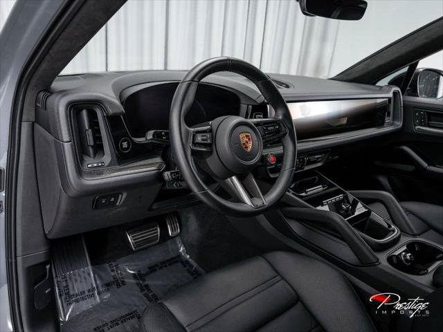 Used 2024 Porsche Cayenne Turbo GT AWD/4WD image 27