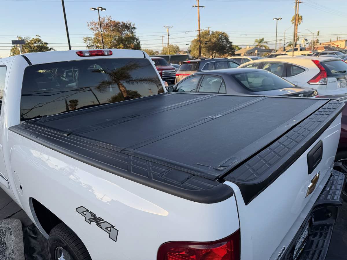 Used 2011 Chevrolet Silverado 1500 LT w/ Regional Value Package AWD/4WD image 5