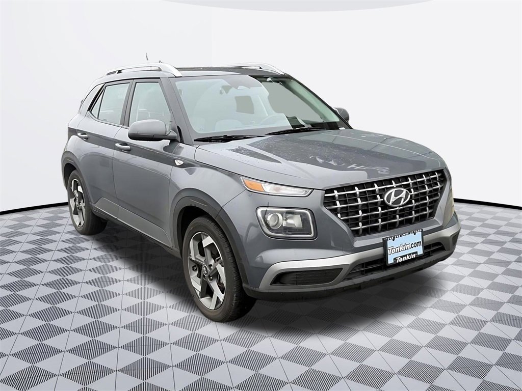 Certified 2025 Hyundai Venue SEL image 2