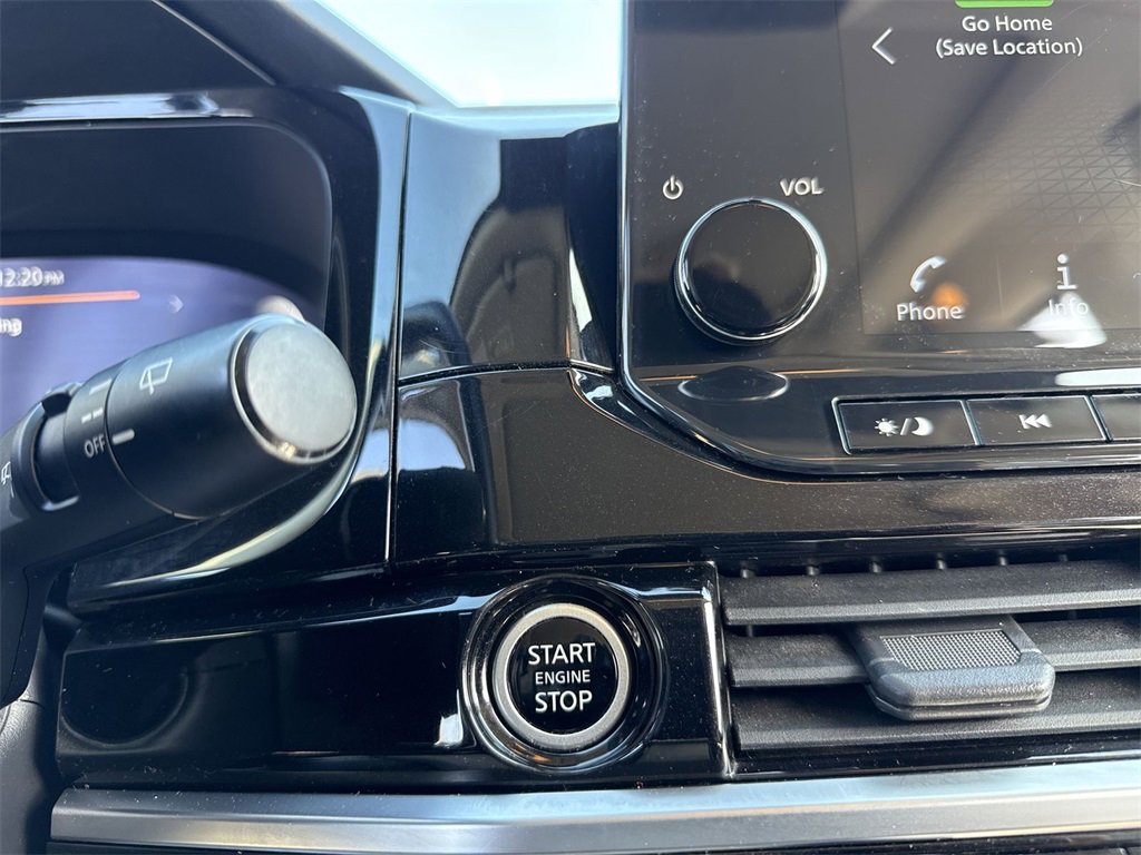 Used 2022 Nissan Pathfinder Platinum w/ Cargo Package image 13