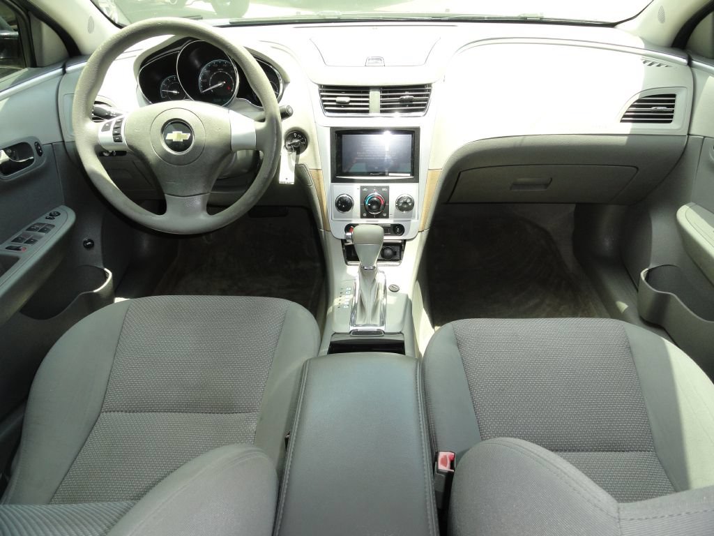Used 2010 Chevrolet Malibu LS FWD image 6