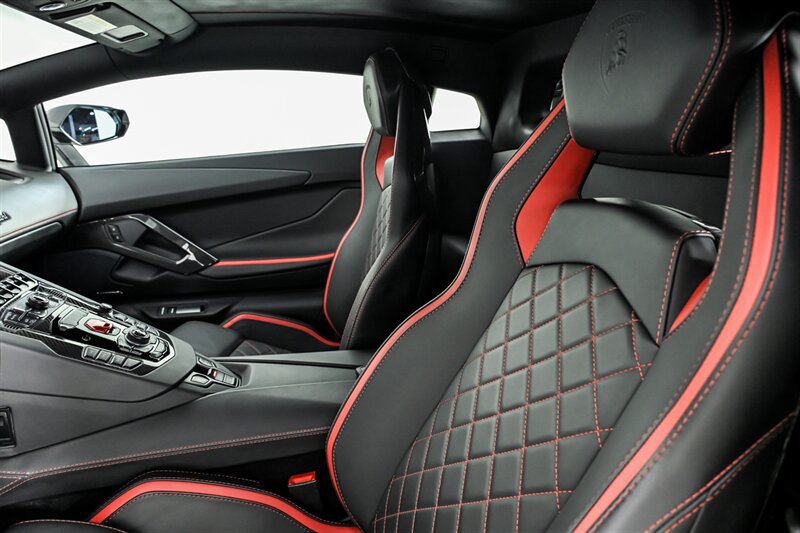Used 2017 Lamborghini Aventador S AWD/4WD image 20
