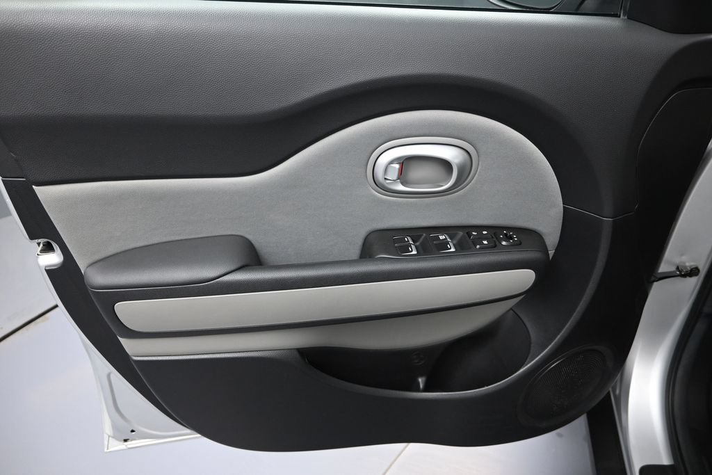 Used 2017 Kia Soul FWD image 9