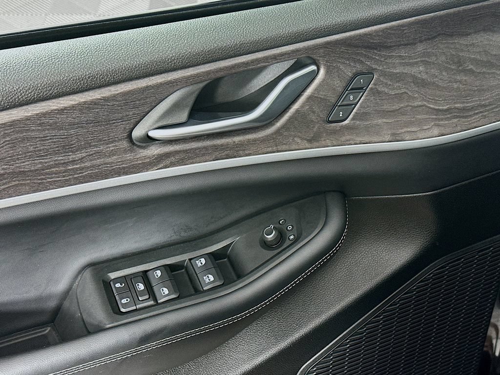 Certified 2025 Jeep Grand Cherokee L Limited AWD/4WD image 28