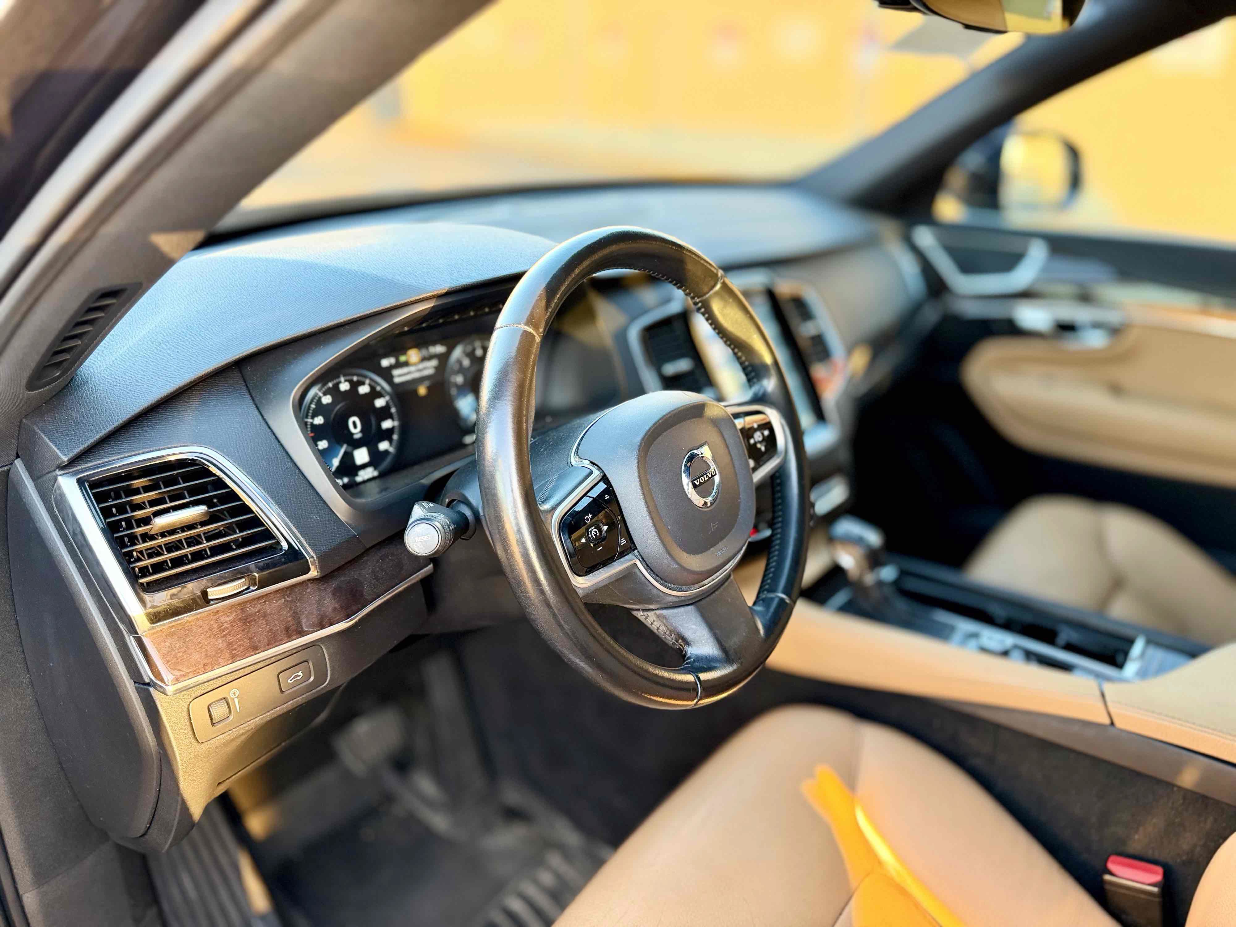 Used 2017 Volvo XC90 T6 Momentum w/ Vision Package AWD/4WD image 18