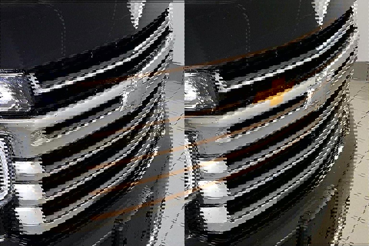 Used 2023 Chevrolet Suburban High Country image 34